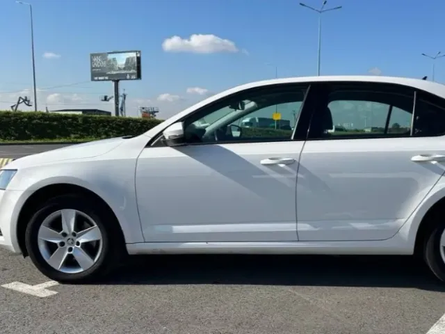 Skoda Octavia - фото 1