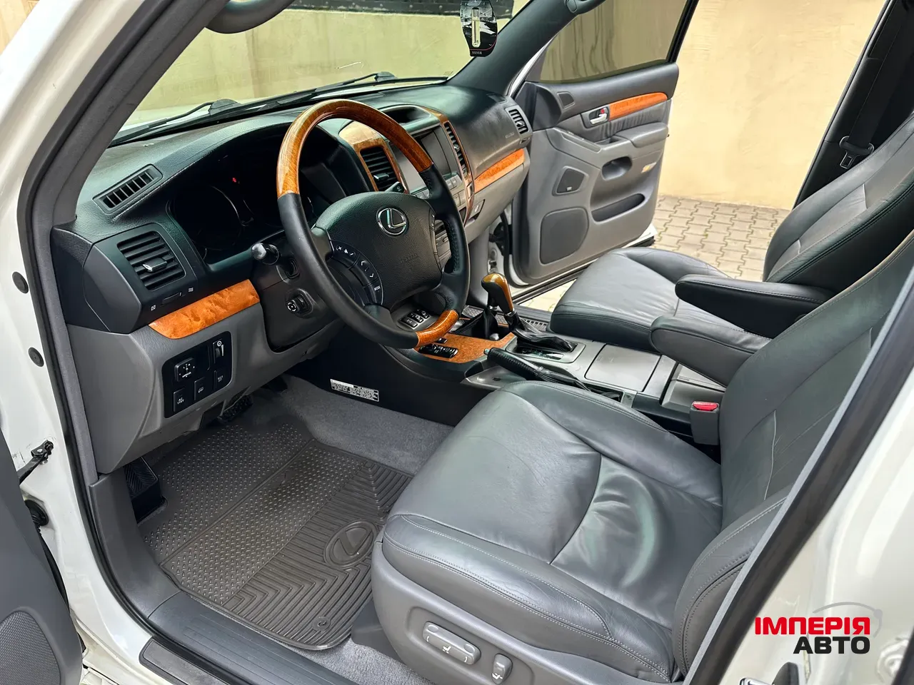 Lexus GX - фото 16