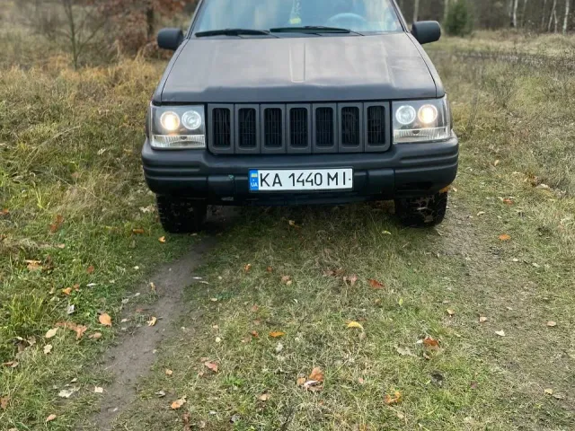 Jeep Grand Cherokee - фото 1