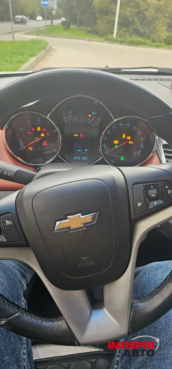 Chevrolet Cruze - фото 8
