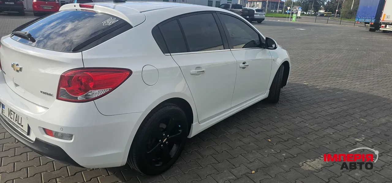 Chevrolet Cruze - фото 3