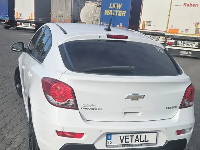 Chevrolet Cruze - фото 4