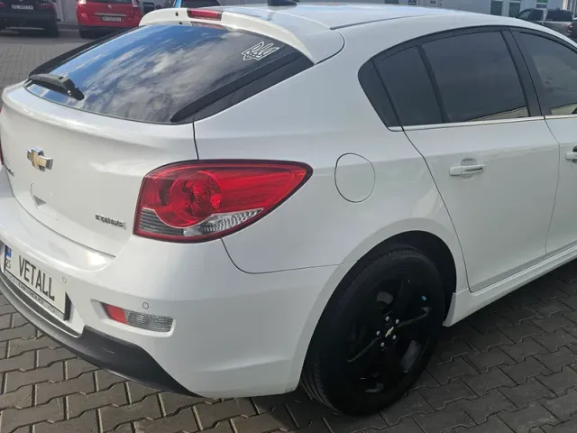 Chevrolet Cruze - фото 3