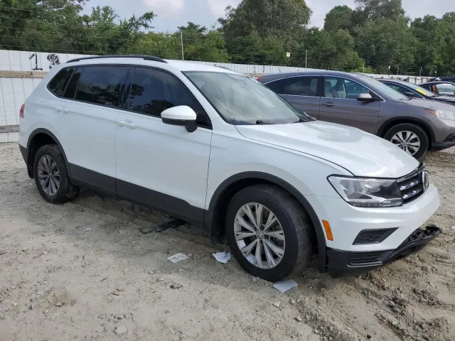 Volkswagen Tiguan - фото 4