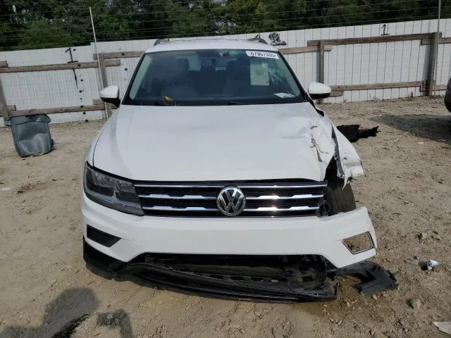 Volkswagen Tiguan - фото 5