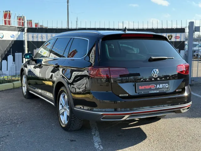Volkswagen Passat - фото 4