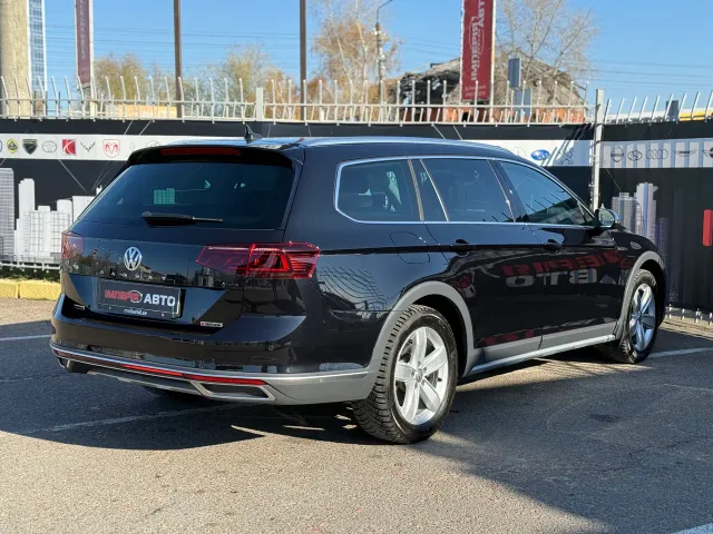 Volkswagen Passat - фото 5