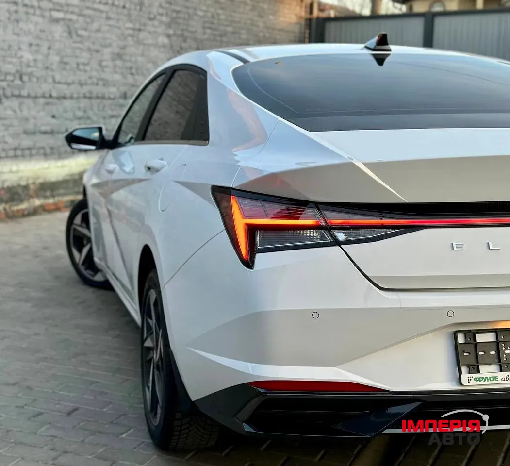 Hyundai Elantra - фото 6