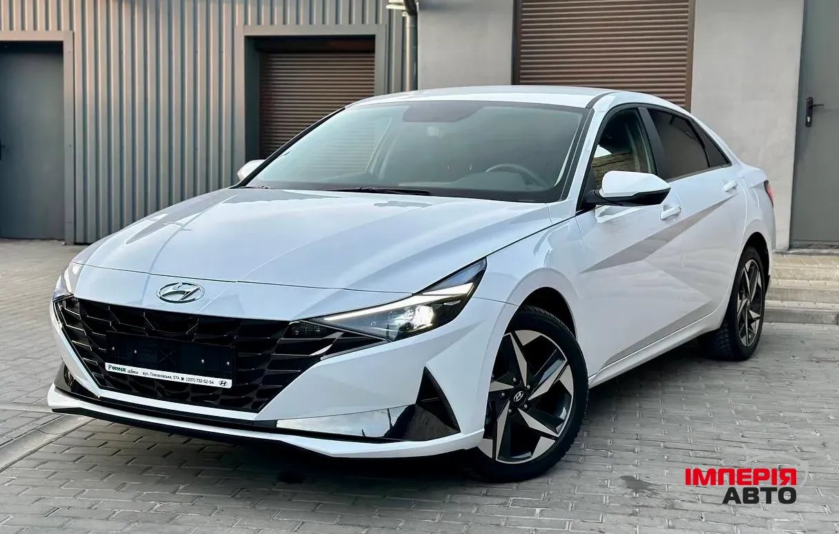 Hyundai Elantra - фото 3