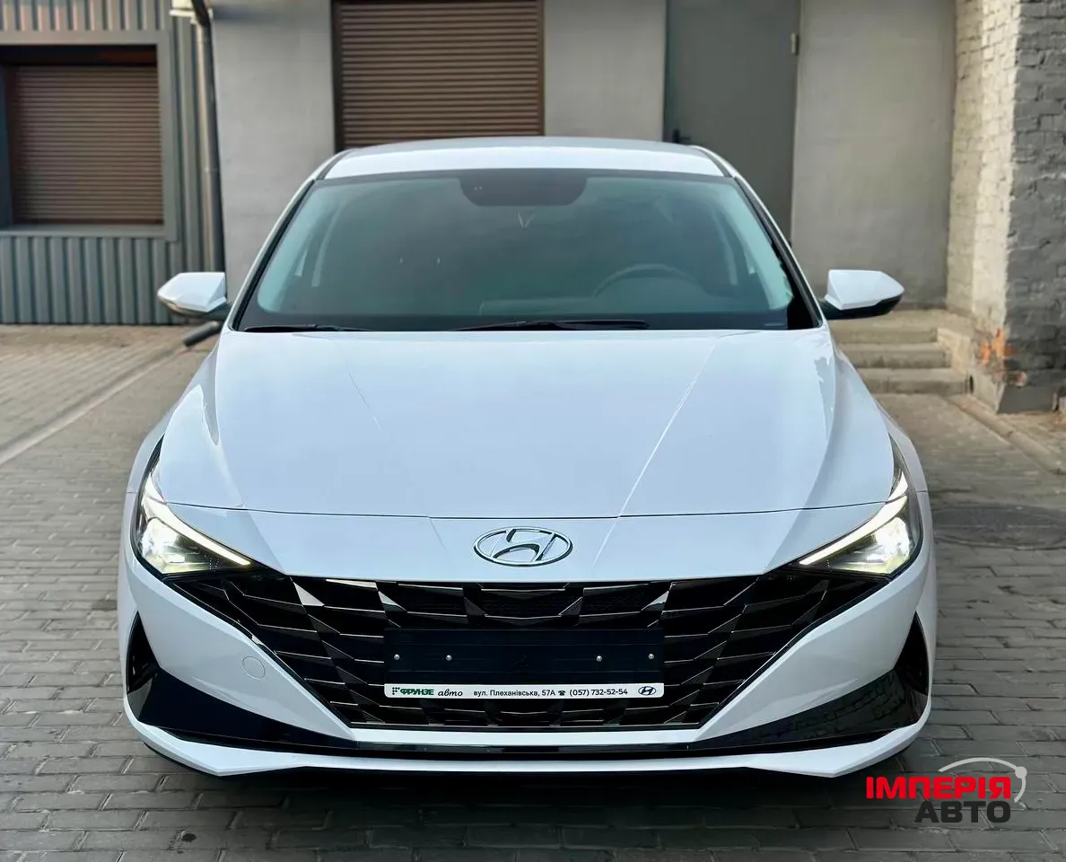 Hyundai Elantra - фото 2