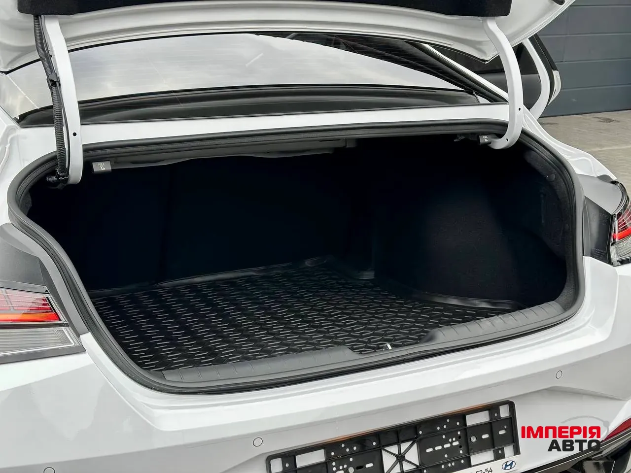 Hyundai Elantra - фото 13