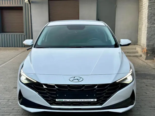 Hyundai Elantra - фото 2