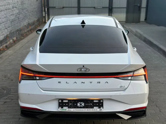 Hyundai Elantra - фото 5