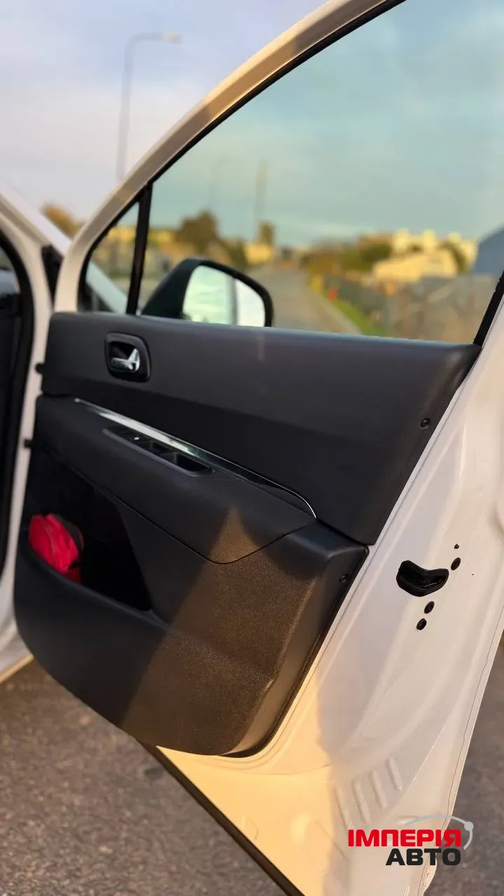 Peugeot 5008 - фото 11