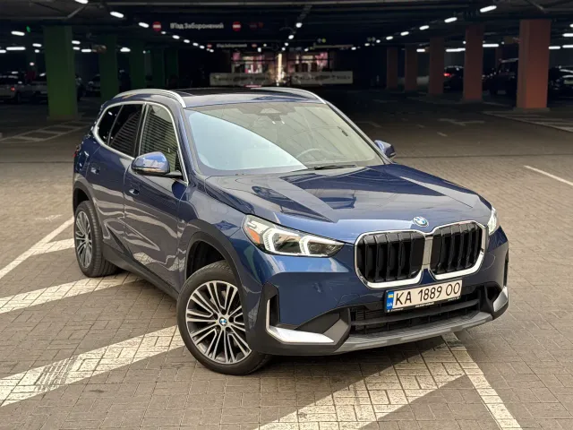 BMW X1 - фото 1