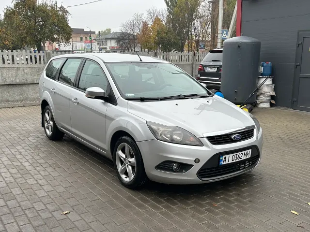 Ford Focus - фото 4
