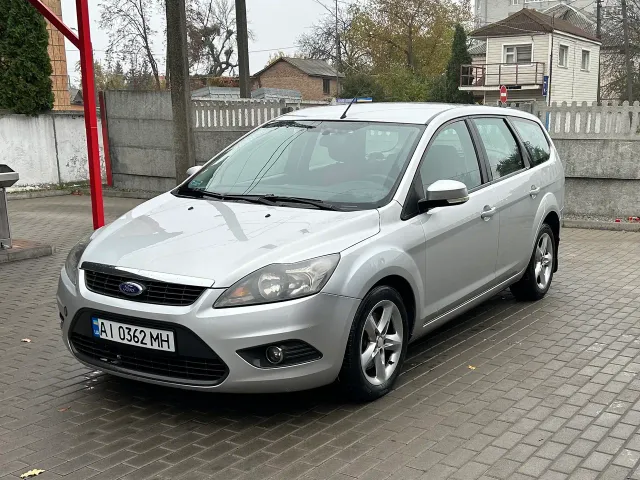 Ford Focus - фото 2