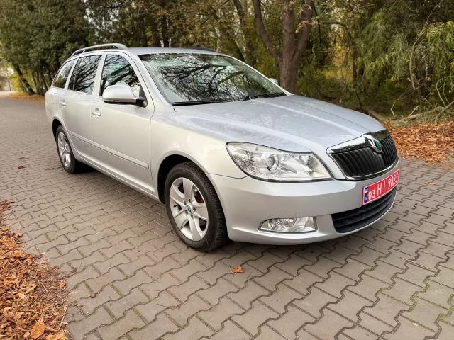 Skoda Octavia - фото 2