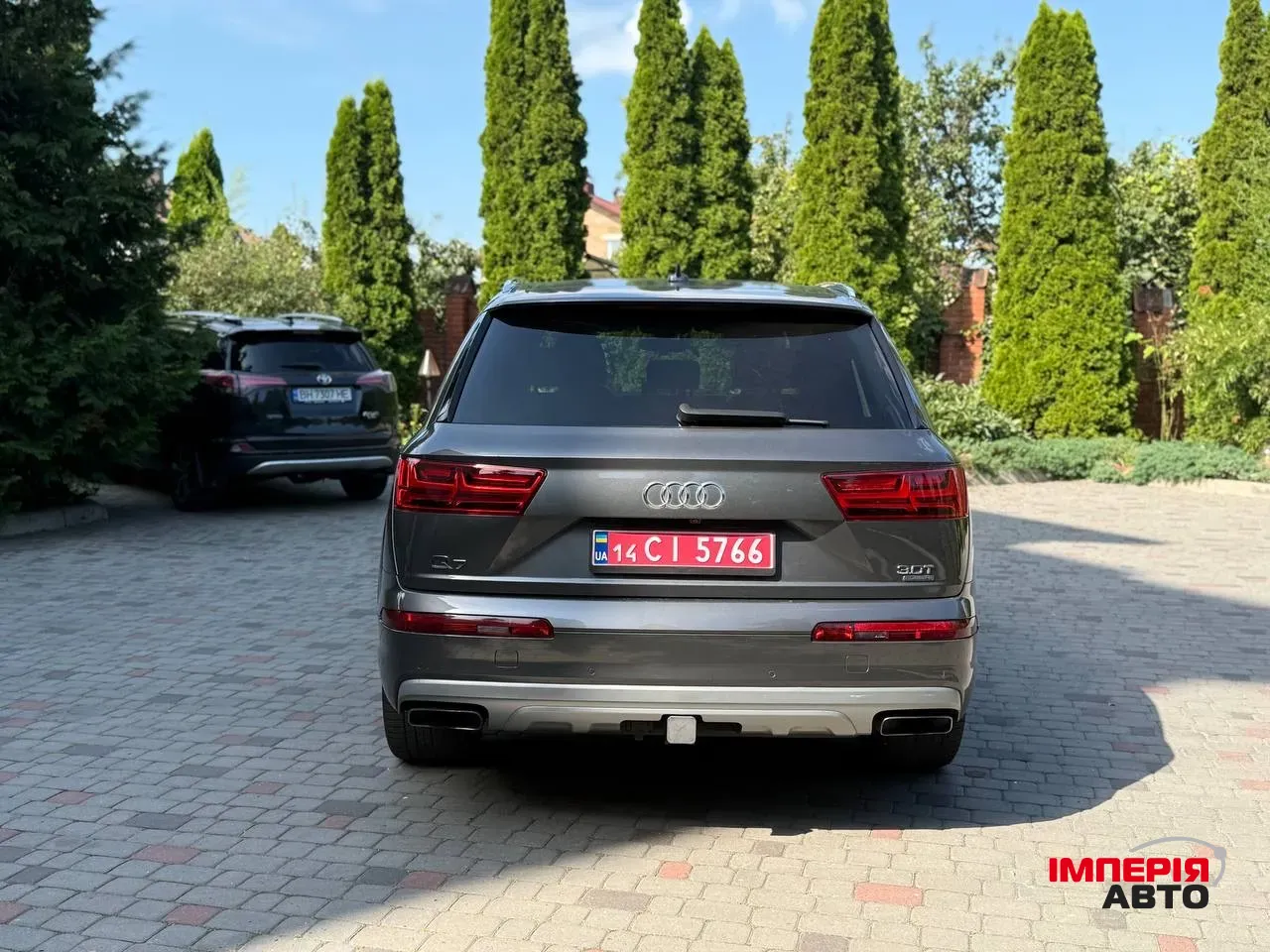 Audi Q7 - фото 8