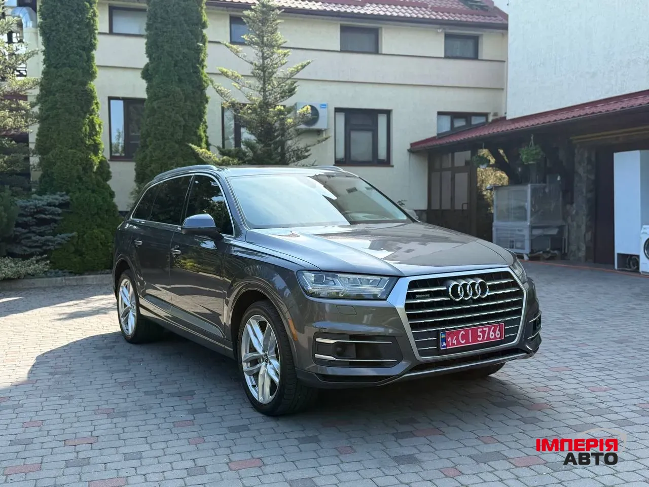 Audi Q7 - фото 14