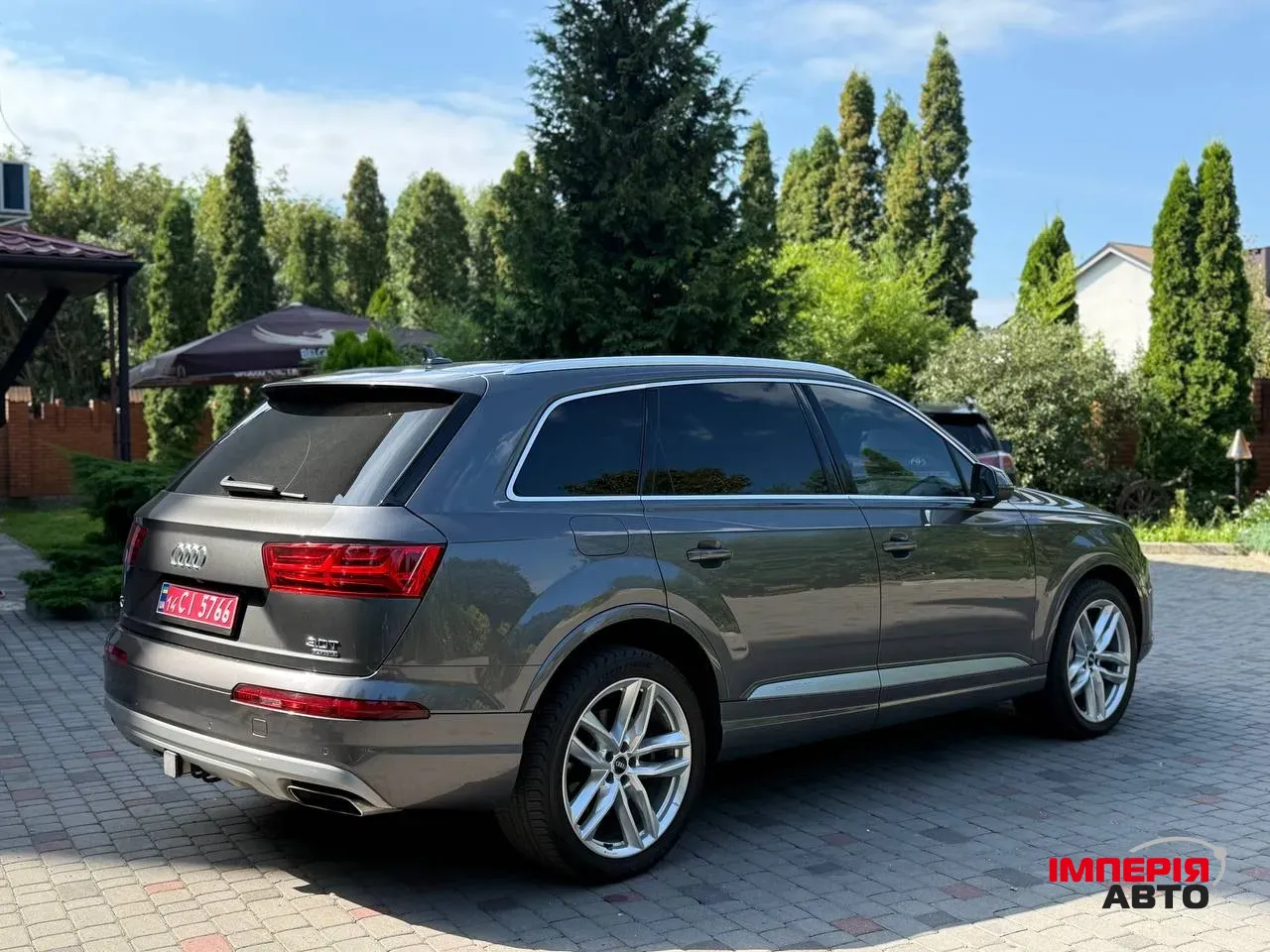 Audi Q7 - фото 12