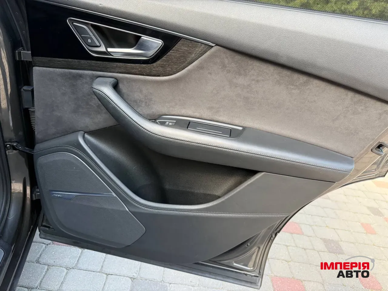 Audi Q7 - фото 41