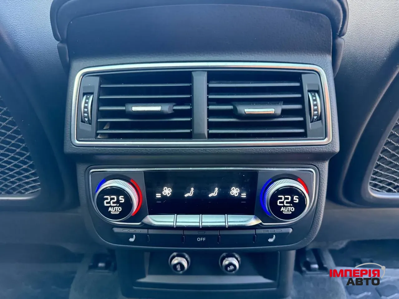 Audi Q7 - фото 43