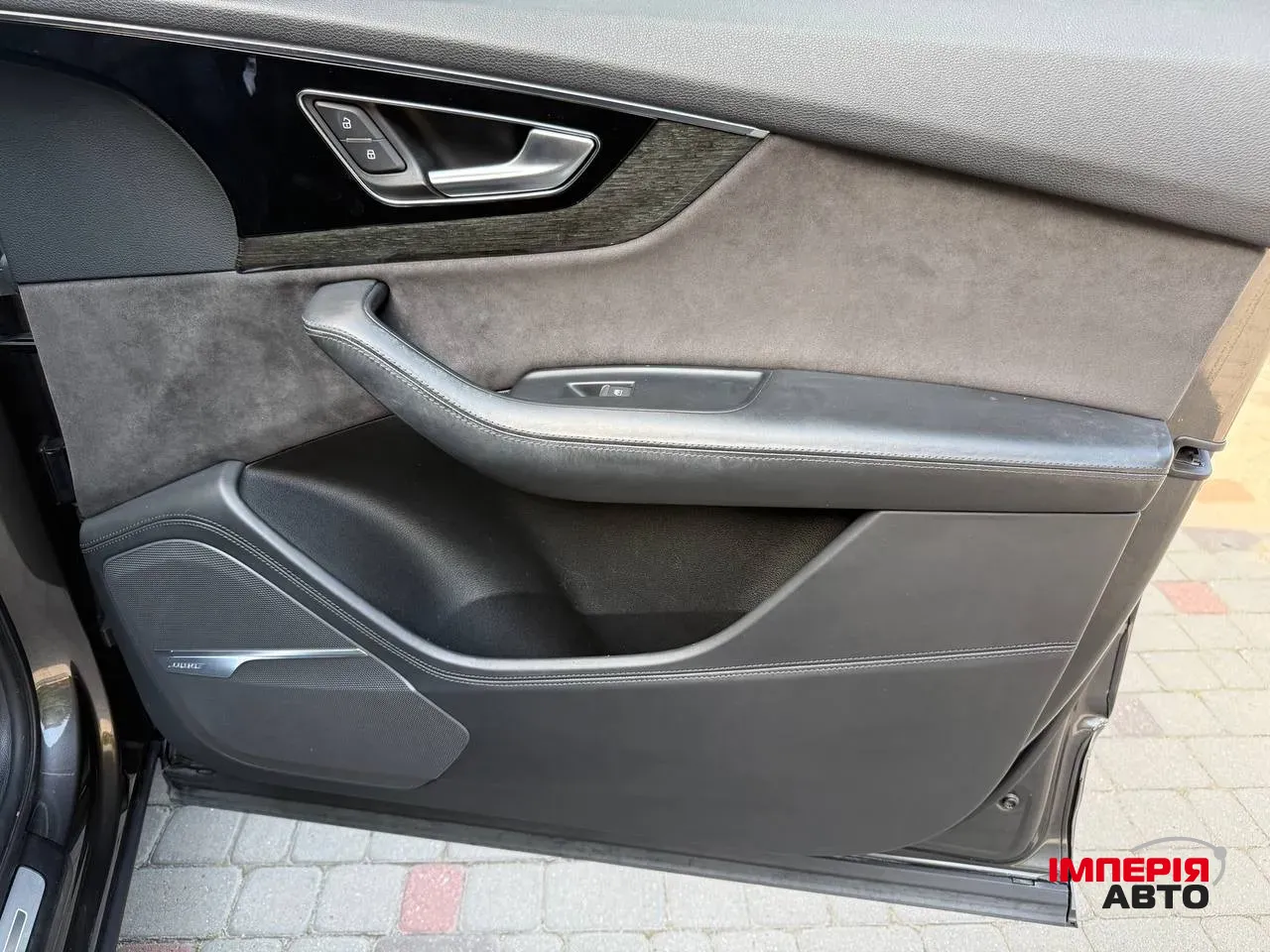 Audi Q7 - фото 33