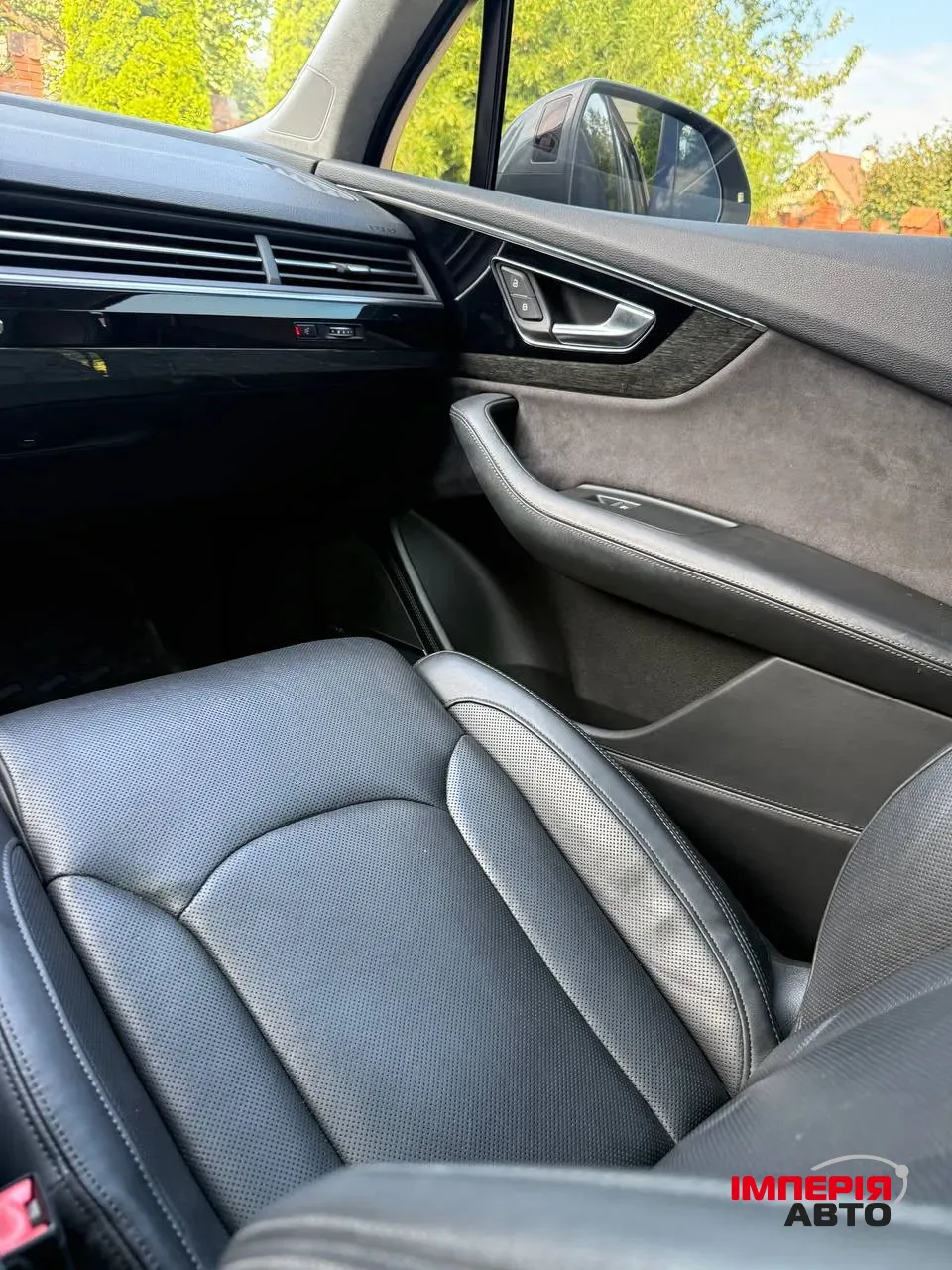 Audi Q7 - фото 25