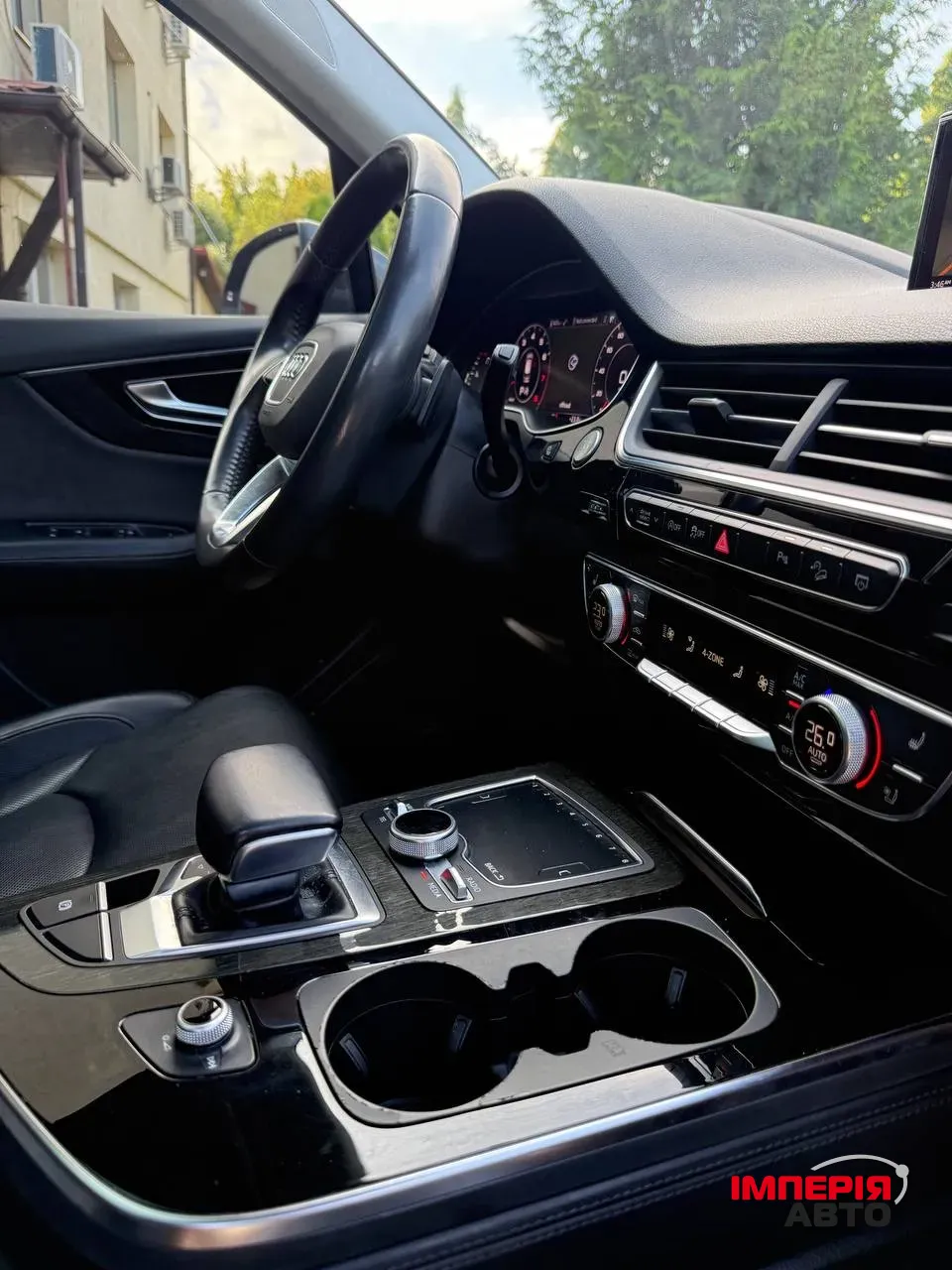 Audi Q7 - фото 30