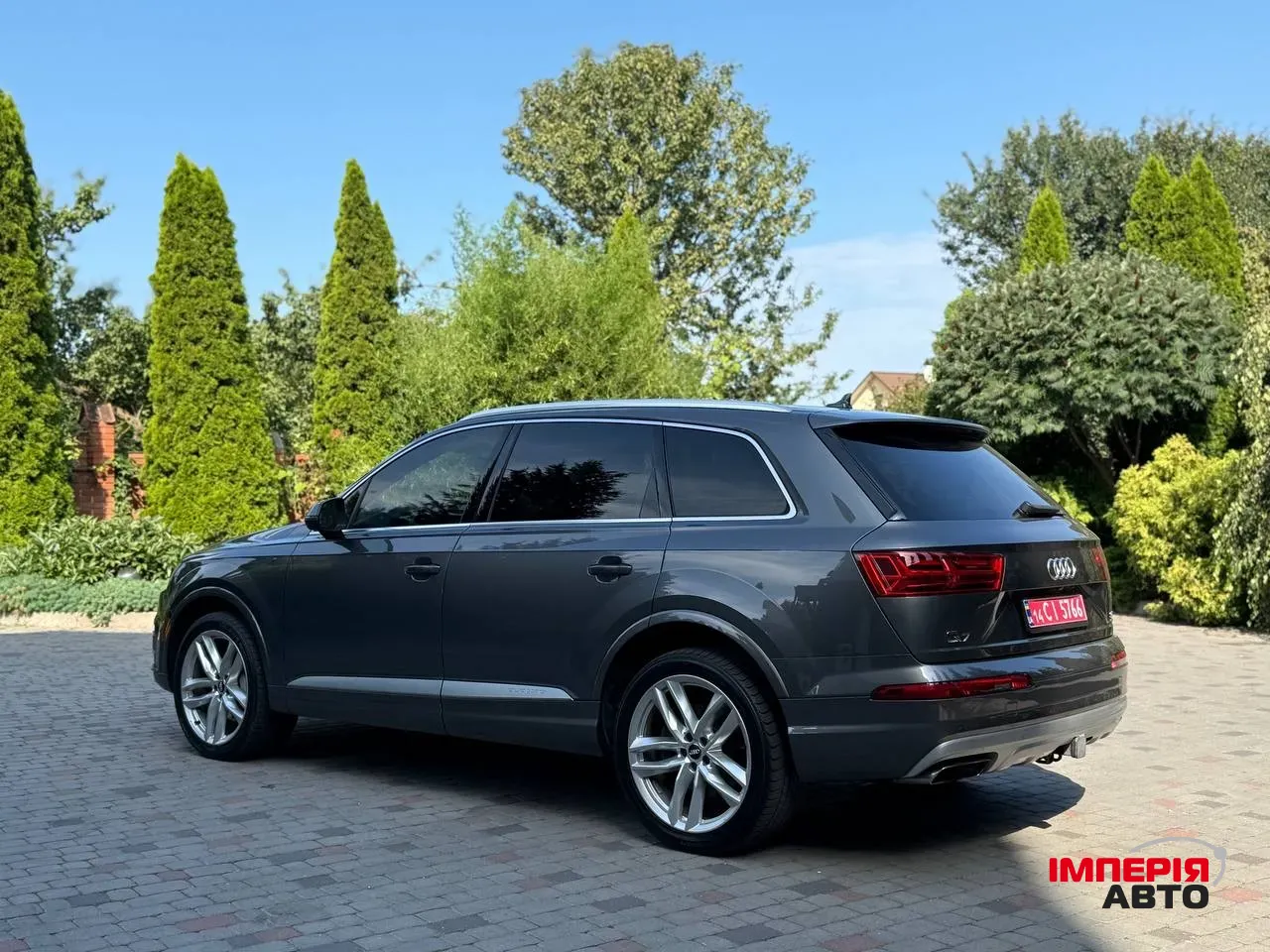 Audi Q7 - фото 9