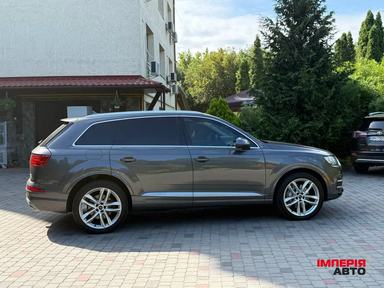 Audi Q7 - фото 11