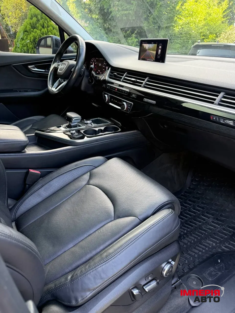 Audi Q7 - фото 32