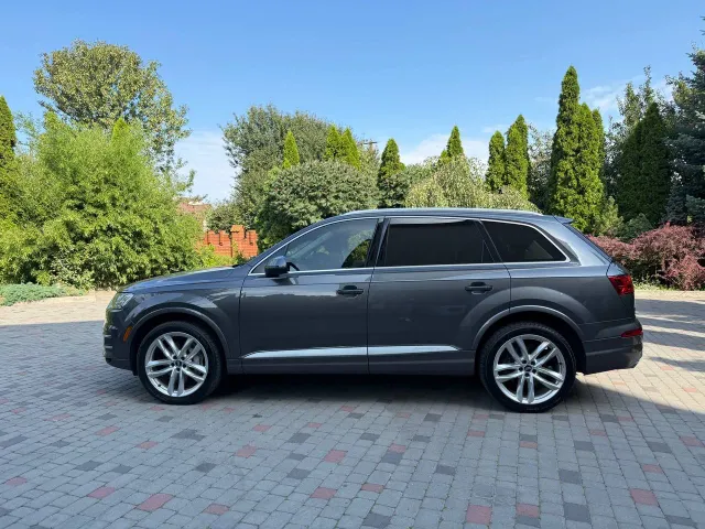Audi Q7 - фото 3