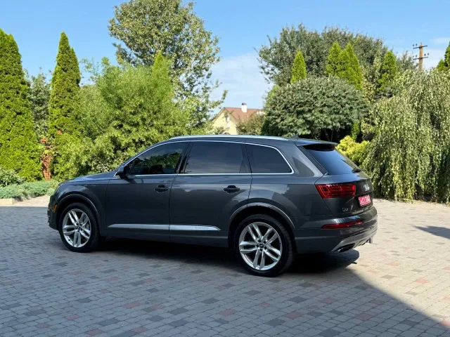 Audi Q7 - фото 5