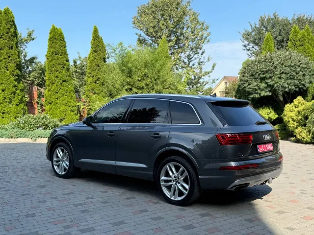 Audi Q7 - фото 4