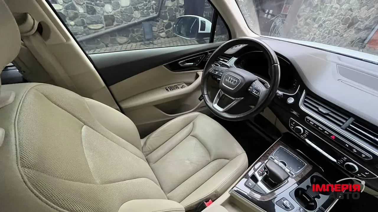 Audi Q7 - фото 12