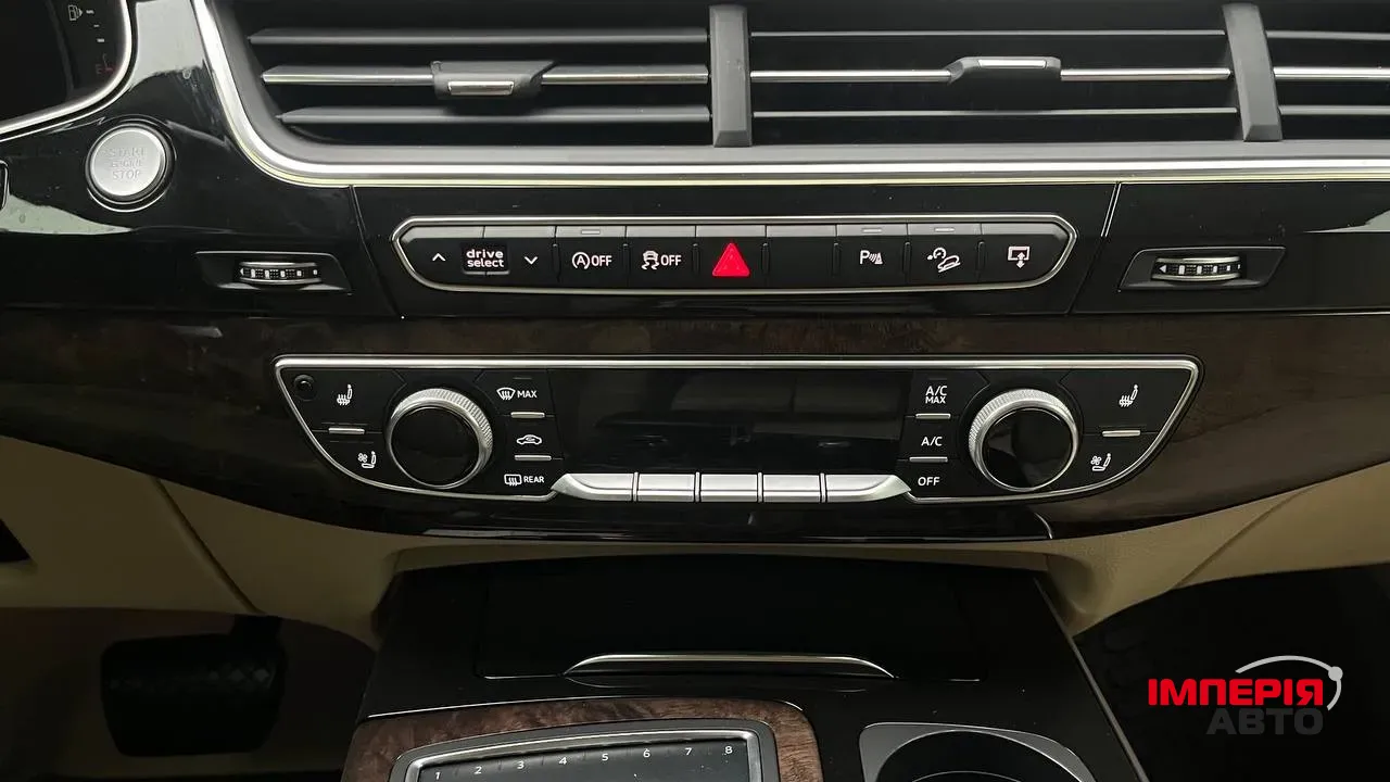Audi Q7 - фото 17