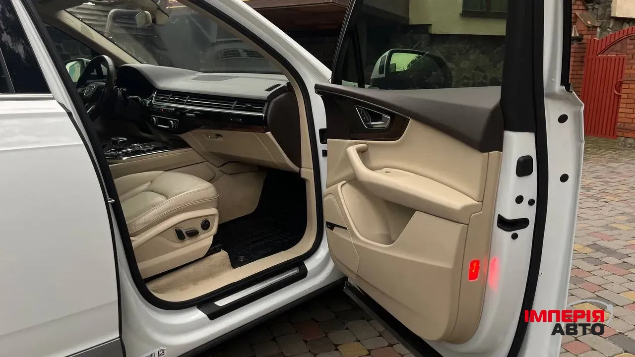 Audi Q7 - фото 9