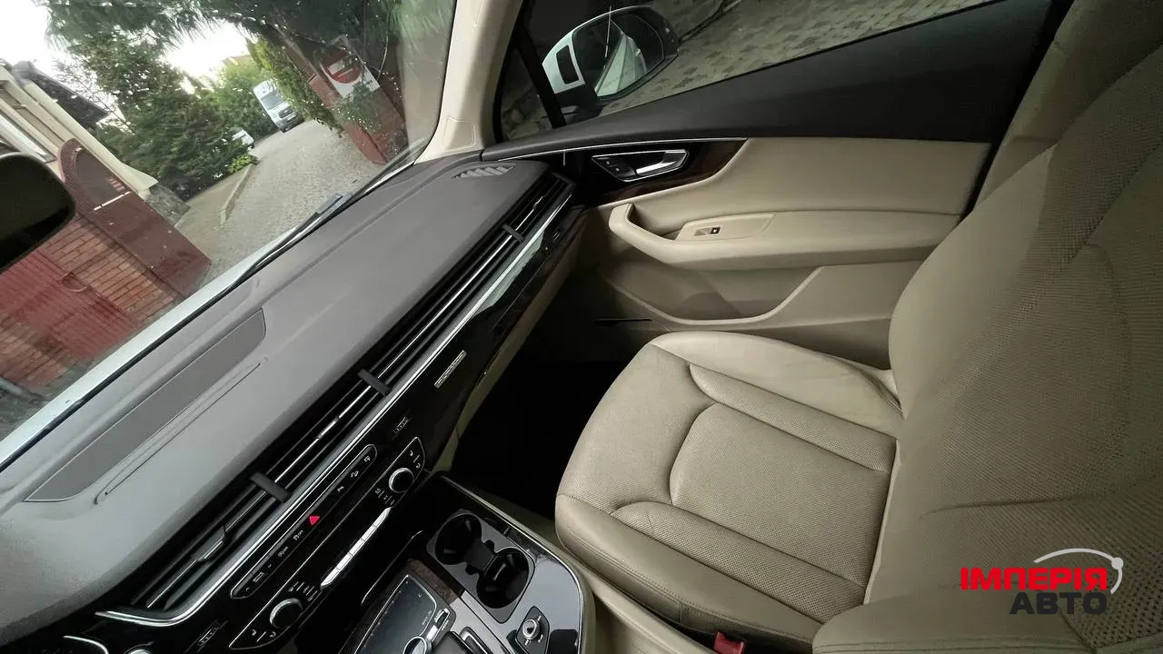 Audi Q7 - фото 14