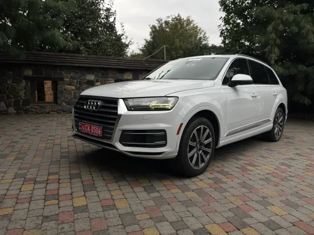 Audi Q7 - фото 1