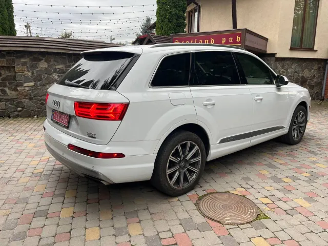 Audi Q7 - фото 4