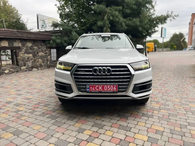 Audi Q7 - фото 2