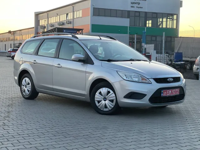 Ford Focus - фото 2