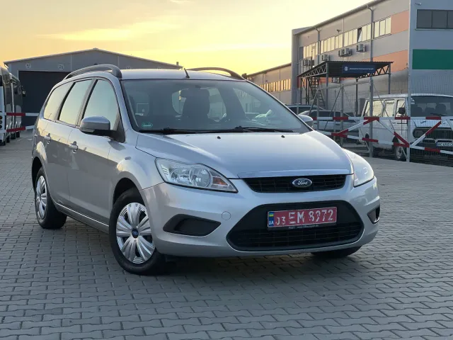 Ford Focus - фото 1