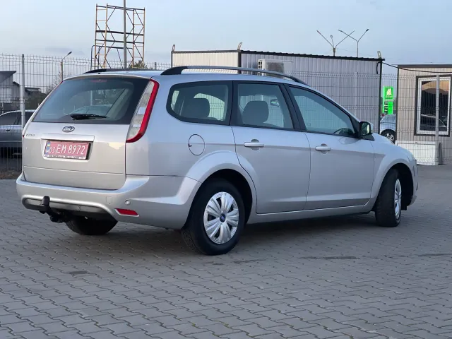 Ford Focus - фото 5