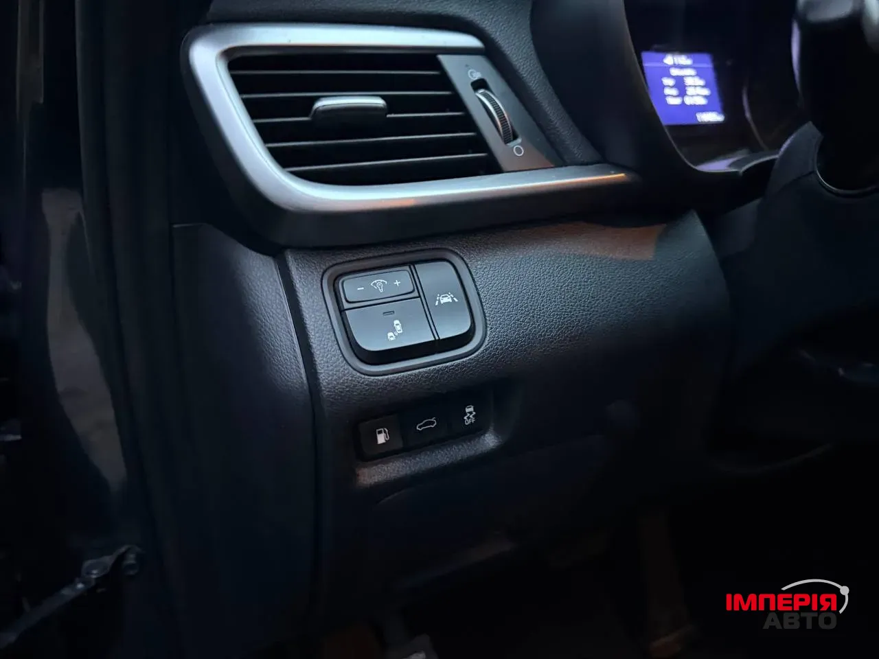 Kia Optima - фото 15