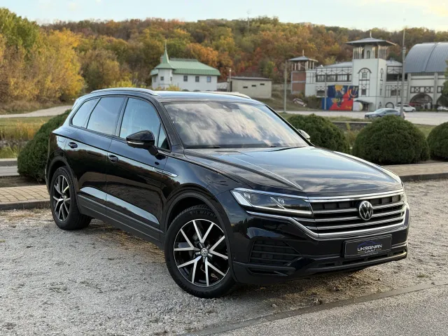 Volkswagen Touareg - фото 3