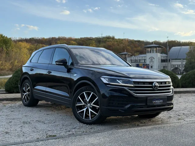 Volkswagen Touareg - фото 2