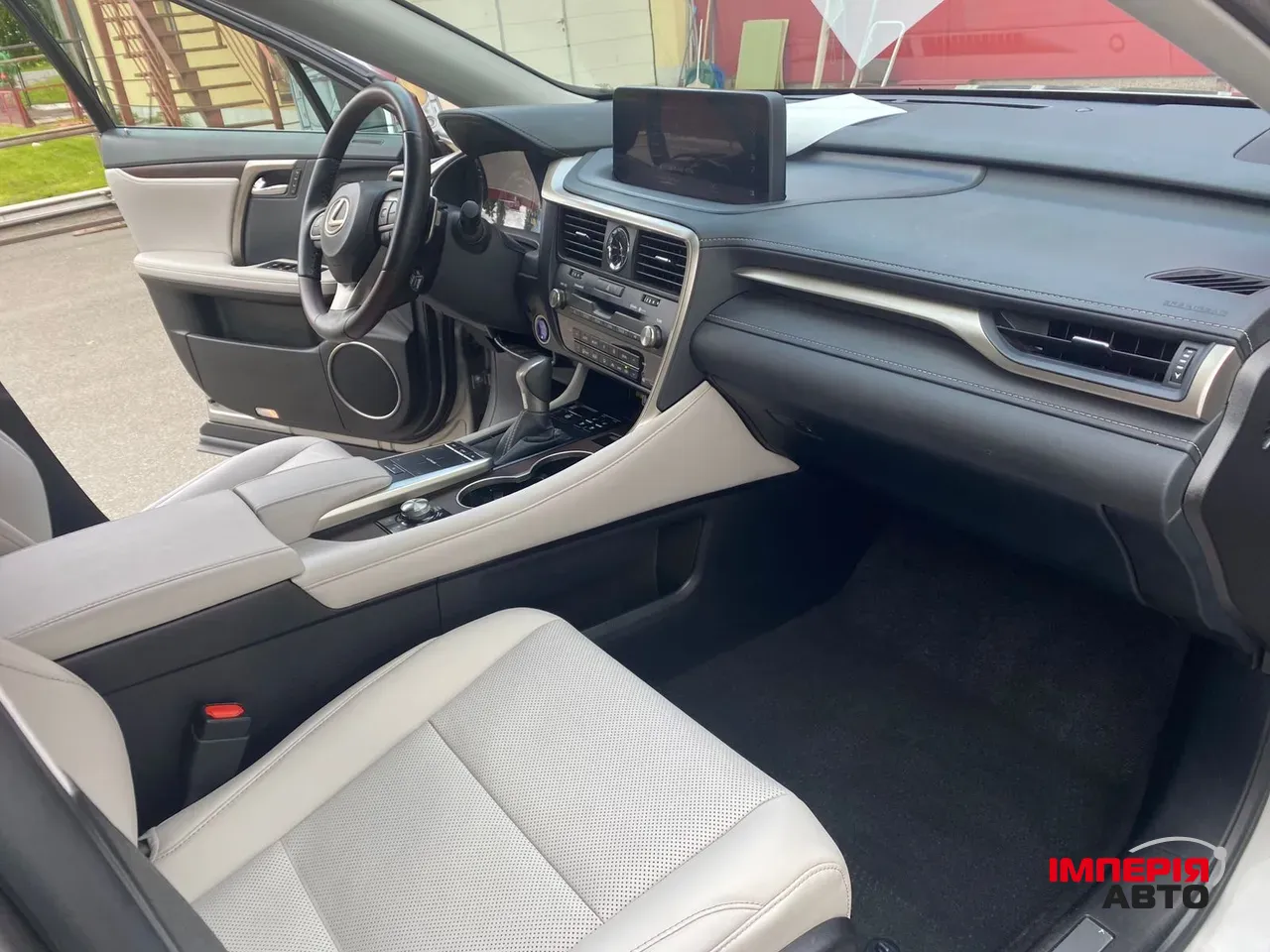 Lexus RX - фото 5